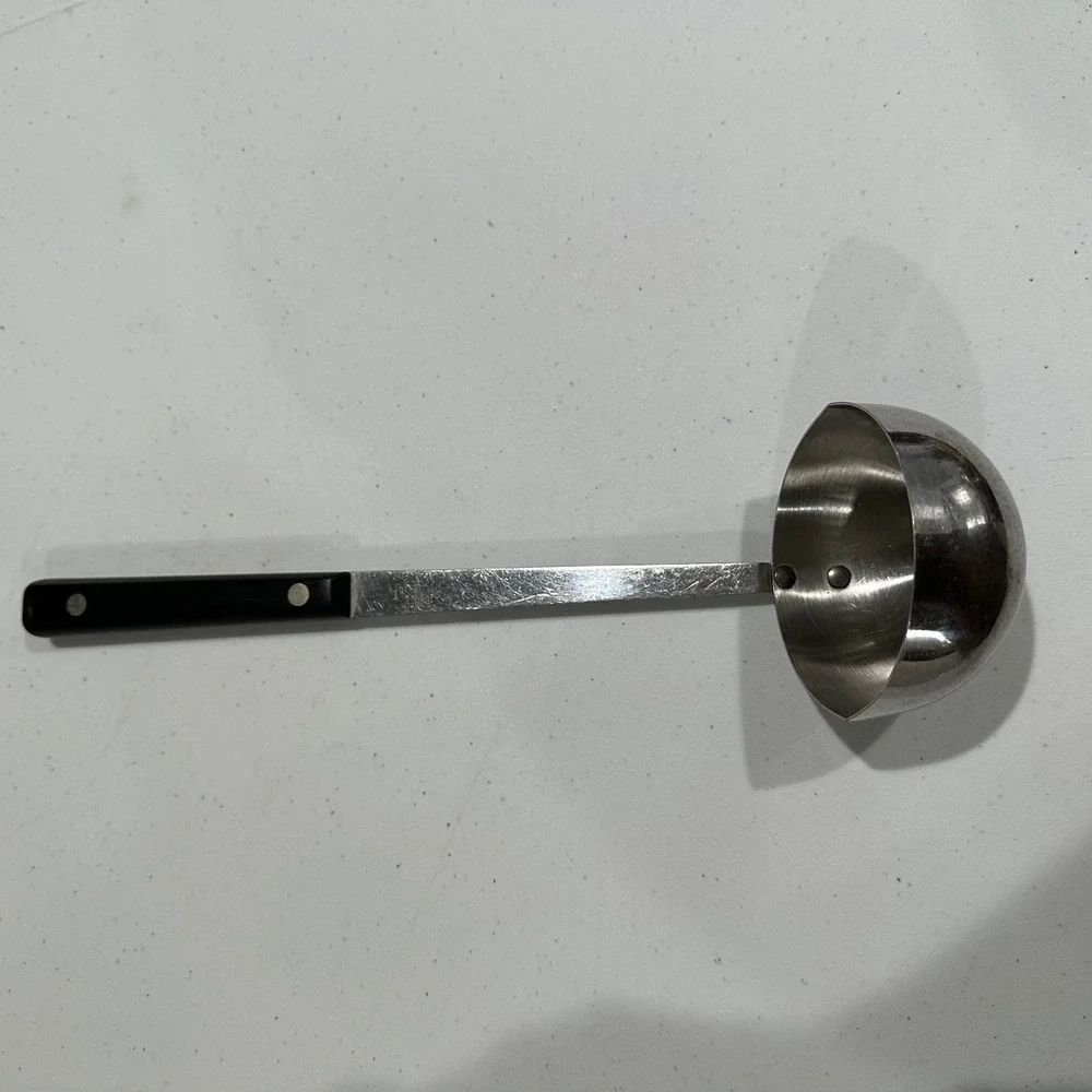 EKCO Soup Ladle Stainless Vanadium Black Handle Silver Good‎ Vintage USA Spout